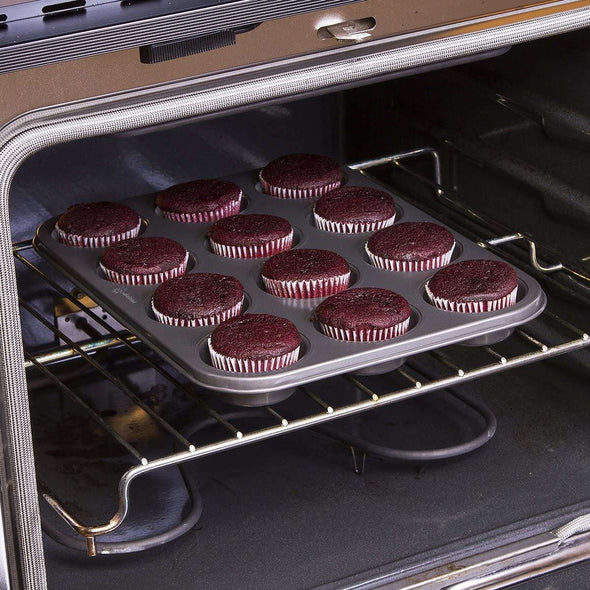 Muffin Pan 12 Cup with cupcakes in oven